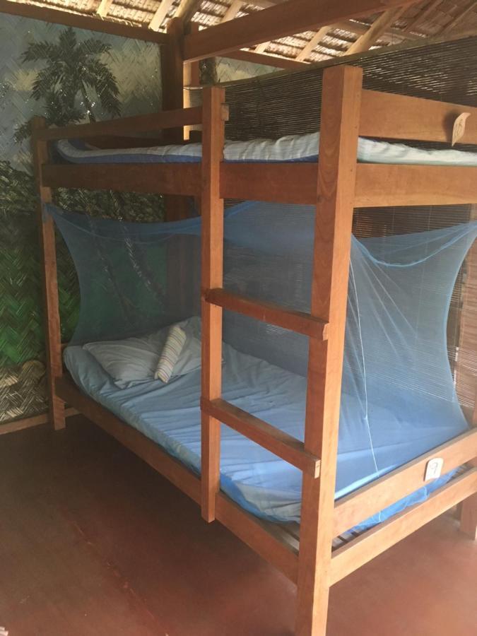 Swinging Carabao Hostel Эль-Нидо Экстерьер фото